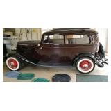 1934 FORD 2 DOOR SEDAN