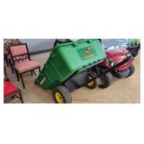JOHN DEERE 17P LAWN CART