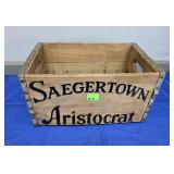 SAEGERTOWN ARISTOCRAT GINGER ALE WOOD BOX - 16"
