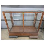 COLUMBIA OAK COUNTRY DISPLAY CASE - 60" X 50"