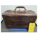 KNICKER BOCKER LEATHER TACKLE BOX - 17.5"