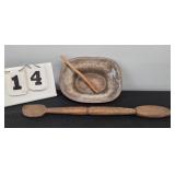 SMALL WOOD BOWL AND WOOD UTENSILS