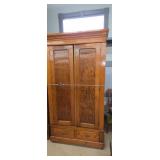 VICTORIAN OAK WARDROBE