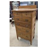 OAK CHEST OF DRAWERS