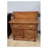 SPOON CARVED WASH STAND