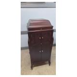 FLOOR MODEL VICTROLA