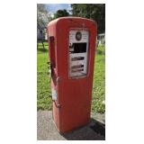 50S ERIE GAS PUMP DAMAGED GLASS