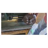 GRIZZLY G4002 METAL LATHE WITH BITS