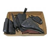 Lot, 6 holsters and 2 pouches