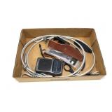 Lot, knives with sheaths, transistor radio, top Lot, knives with sheaths, transistor radio, top