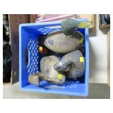 Lot, 4 decoys, 1 decoy head Lot, 4 decoys, 1 decoy head