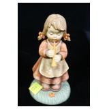 Goebel BH 26/S "Girl with Recorder" Nativity