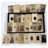 Lot: Vintage B&W Photo cards