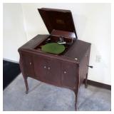 Victor Victrola Model No. VV-260 Mahogany Cabinet,