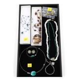 Lot: assorted Costume Jewelry