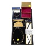 Lot: assorted Costume Jewelry