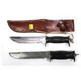 Lot: 2 Hunting Knives, 1 with sheath