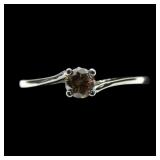 10K White gold round brilliant cut light brown