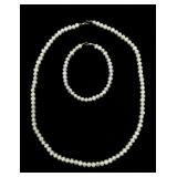 18" Freshwater pearl necklace and matching