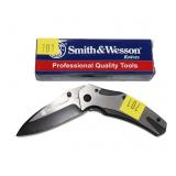 Smith & Wesson CK401 folding knife with box