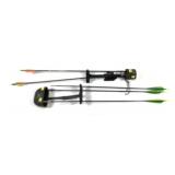 Lot, 2 quivers with 5 assorted carbon arrows,