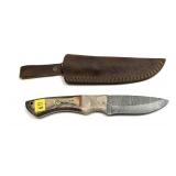 Handmade custom Damascus steel knife with