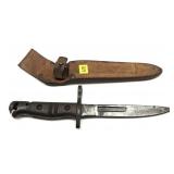 P-17 fighting knife/bayonet with leather sheath