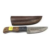 Custom handmade Damascus steel blade knife with