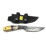 Custom handmade Damascus steel blade knife with