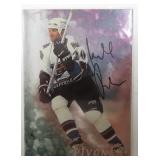 Michal Pivonka autograph on 1998 Card ern