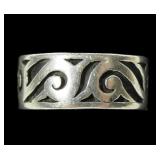 Sterling silver incised band design ring, size 8