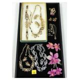 Lot, fashion jewelry, including vintage Sarah