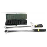 Lot: Torque Wrench and Craftsman Socket wrench
