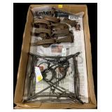 Lot: 4 Victor Traps and 1- Canibear Trap