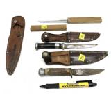 Lot, 2 vintage hunting knives with leather