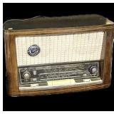 Vintage Saba Freudenstadt 6-3D Tube Radio