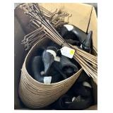 Lot: 16 Vintage Herter