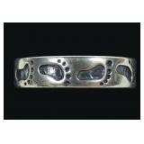 Sterling silver incised footprints band ring, new,