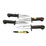 Lot, 4 assorted knives with sheaths