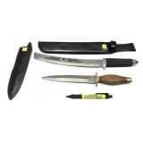 Lot, 2 knives with sheaths