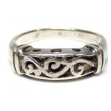 Sterling silver pierced scrolling band ring,