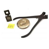 Lot: Early Brass Sight, Bullet mold and Republic