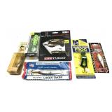 Lot, 6 assorted new lures includes Heddon Lucky