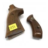 Lot: 2-S&W Grips