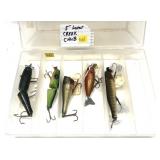 Lot, 5 vintage Creek Chub lures in plastic case