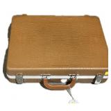 Doskocil hard handgun case, 18" L X 14" W