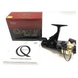 Quantum QMD25 spinning reel in box