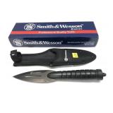 Smith & Wesson SW8 hunting knife with Smith &