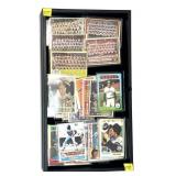 Lot, assorted baseball cards includes: Hank Aaron,