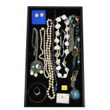 Lot, fashion jewelry, including shell and loose